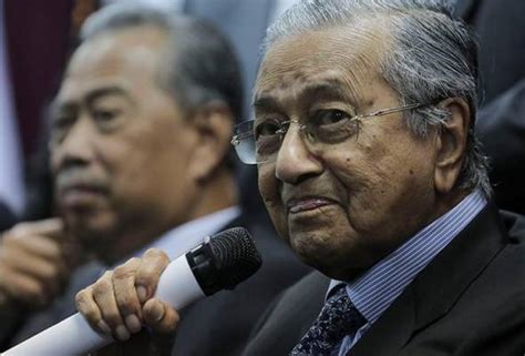 Peletakan jawatan anwar syahrin muncul tanpa diduga susulan cadangan penggabungan antara uem sunrise dengan eco world development group bhd. Tun M nasihat Muhyiddin letak jawatan | Astro Awani