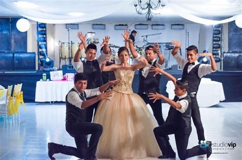 If you have many friends, and want to involve them in your party, this is the perfect choice! Coreografias, chambelanes, y la Magia Existe. Todo para ...