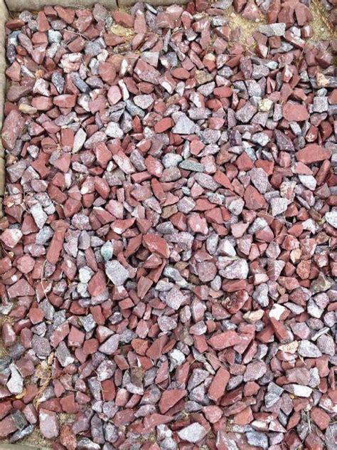 It also blends well with flowers and greenery. Landscape Gravel Idea Gallery | Centurion Stone of Arizona