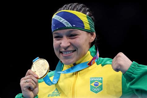 As olimpíadas tiveram origem na cidade de olímpia em 776 a.c., por isso, recebem esse nome. Brasileira conquista medalha inédita no Mundial de Boxe ...