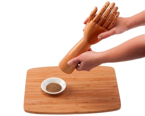 Velg blant mange lignende scener. Lend a Hand! Salt and Pepper Mill :: NoGarlicNoOnions ...
