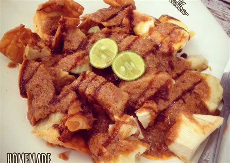 25 tempat ini punya racikan siomay dan siomay jhonny yang ada di ciragil ini, populer sejak dulu. Resep Homemade Siomay & Batagor oleh Ibu Malka - Cookpad