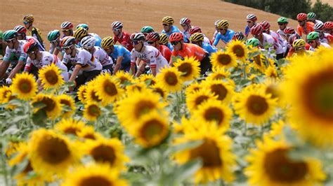 Caleb ewan (lotto soudal) struck out with over 150m to go to take his second victory of the giro d'italia on stage 7. Tour de France 2019: Caleb Ewan wins Stage 11, Richie ...