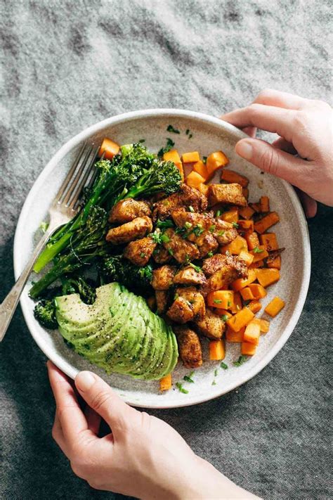 Easy meal prep chicken bowls. Spicy Chicken Sweet Potato Meal Prep Magic Bowls | Recept ...