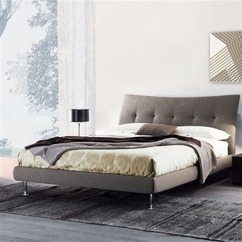 Letto contenitore da due piazze king size (160x190 cm) o da una piazza e mezza queen size (120x190cm) compreso di rete ortopedica a doghe in legno di. LETTO IMBOTTITO ALLISON SENZA CONTENITORE disponibile in ...