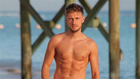 Ahead, we will also know about niklas osterloh dating, affairs, marriage, birthday, body measurements, wiki, facts. Nach Drehpause: Jörn Schlönvoigt kehrt ans GZSZ-Set zurück ...