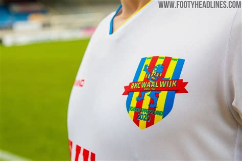 Hij tekent er een contract voor vier jaar. Insane - RKC Waalwijk 2020 Carnival Kit Released - Footy ...