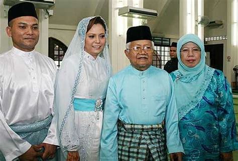 Tan sri abdul hamid bin mustapha. SembangSaja: Wafa Abdul kadir