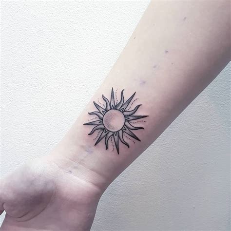 Generally, the sun and moon are compared with gods, that's why a face is added. Top 67+ Best Simple Sun Tattoo Ideas - [2021 Inspiration ...