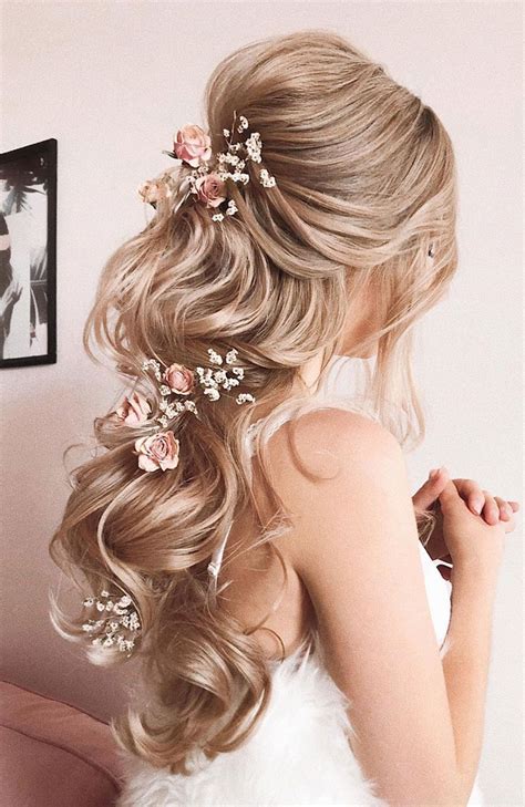 Oct 22, 2020 · for a relaxed yet elegant wedding hairstyle, ask your stylist to fashion a dutch braid as a plaited crown, piled high on the top of your head—no further adornment or accessories (and certainly. 22 Elegant Wedding Hairstyles That Are Right On Trend 1 ...