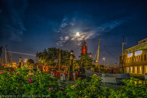 Der hafenort liegt direkt an der nordsee, ist seit dem 19. Büsum Hafen bei Nacht Foto & Bild | natur, büsum, holstein ...