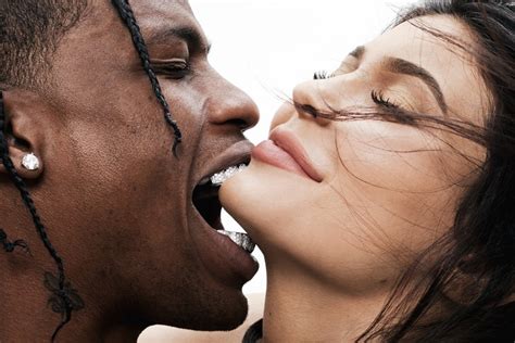 Though there was major chemistry when they first began dating — work, parenting, and other things have taken precedence. Travis Scott e Kylie Jenner, entrambi negano le storie dei ...