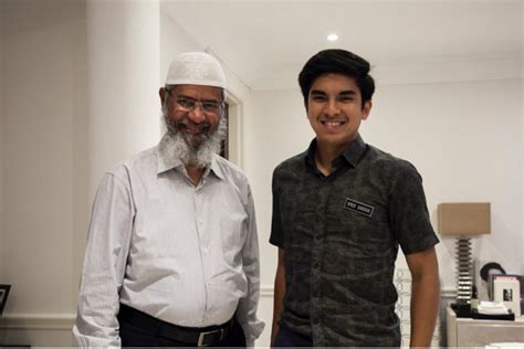 Even before syed saddiq abdul rahman, the country's human resources minister m kulasegaran said zakir naik, a permanent resident of malaysia, should not be allowed to remain in the country as. "Let's Move On" - Foto Syed Saddiq & Dr Zakir Naik Tarik ...