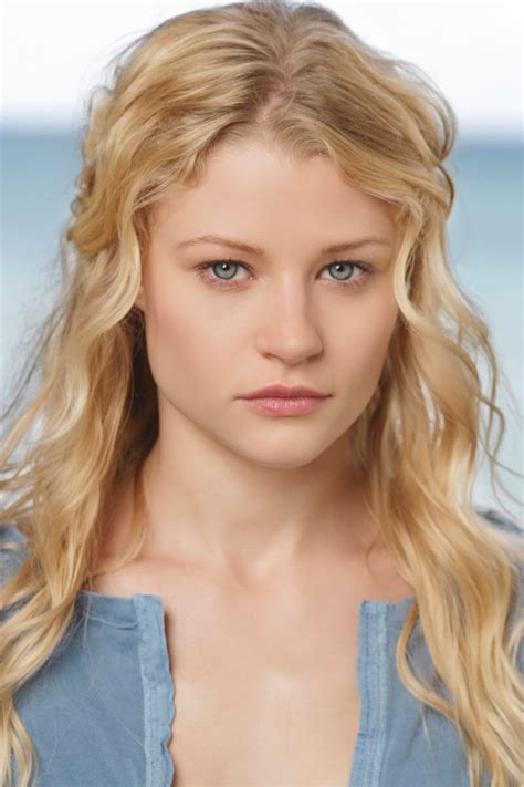 De ravin's film credits include santa's slay (2005), the hills have eyes (2006) and ball don't lie (2008). FAKES : EMILIE DE RAVIN (VIDA) (04)