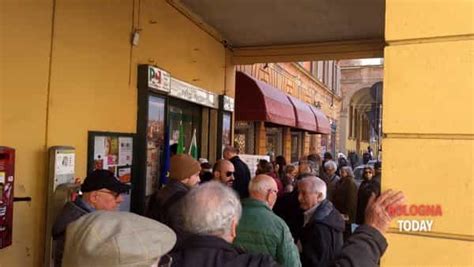 L'esito delle primarie odierne traccerà il percorso delle alleanze. Primarie Pd, Zingaretti vince a Bologna