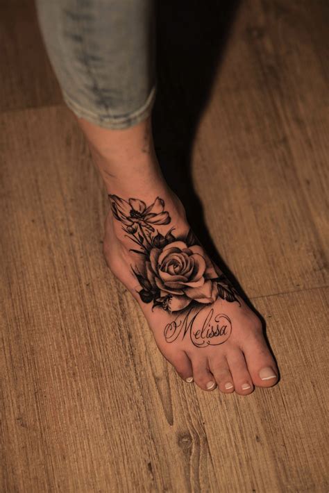 A different dynamic to foot tattoos could also be the use of the ankle and heel as well as the top of the foot. Tattoo Ideas for the Leg Beautiful Foottattoo Tattoo Foot ...