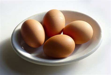 Wir vom maggi kochstudio haben für dich hilfreiche eiertests, die dir garantiert zeigen werden, ob deine eier noch gut sind. Sind die Eier noch gut? Dieser Trick zeigt dir sofort wie ...