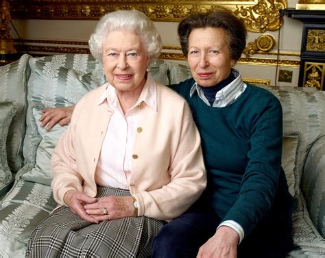Triunghi amoros la curtea angliei singura soluție crima. Regina Elisabeta a II-a a Marii Britanii, fotografie la 90 ...