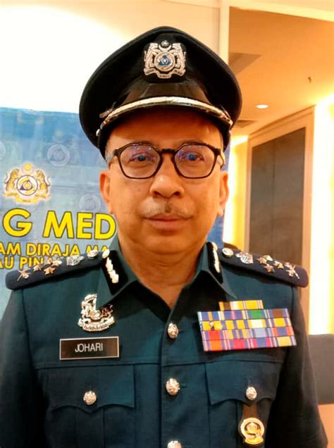 Gugatan hasil pemilihan presiden dari kubu prabowo subianto diajukan oleh bambang widjojanto sebagai ketua tim hukum dengan menyerahkan 51 alat bukti ke dia menyebutkan ada delapan orang yang ditunjuk sebagai kuasa hukum dalam pengajuan sengketa hasil pemilihan presiden ini. RM812 juta ketirisan hasil negara dikesan tahun ini ...