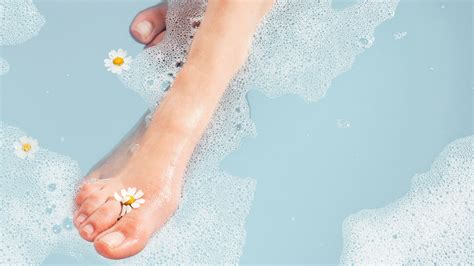 It obviously doesn't work like that anymore. Woman in a Coconut Oil Bath Gets Trapped in Her Tub (and ...