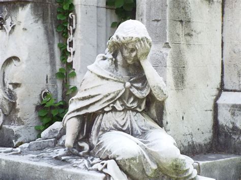 Create an account on pixiv to like whisky鹿's works! Facepalm in Laurel Hill Cemetery (Philly) | Angel statues ...