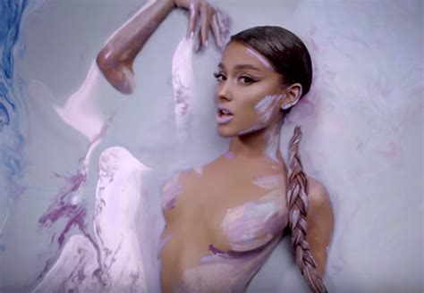 A full guide to every one of ariana grande's tattoos including her most recent addition which was on show at the grammy awards. Фаны увидели, что скрывает под одеждой Ариана Гранде, и ...