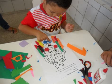 Visite biblioteca da cidade cláudia pereira. Creche e Pré-Escola Mundo Feliz: O Dia Nacional do Livro ...