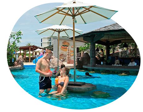 Als gast van het hotel heb je gratis toegang tot dit enorme en spectaculaire jungle aqua park. Jugle Waterpark Tanggulangin - Jungle Rapids Water Park ...