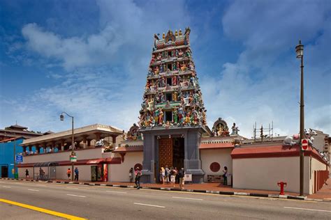 ஸ்ரீ மாரியம்மன் கோவில்) is singapore's oldest hindu temple. Singapore's oldest surviving Hindu temple was established ...