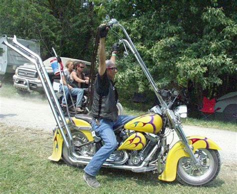 Check out this extreme motorcycle ape hangers photo galley our visitors sent us, it is amazing how far some will go to get maximum attention. Pin em Motorok