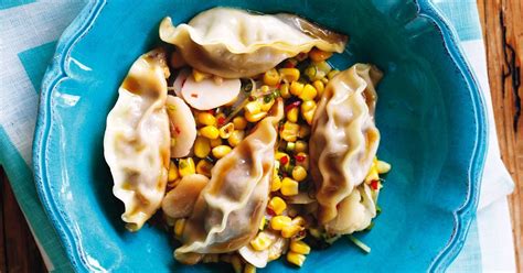 With a total time of only 45 minutes, you'll have a delicious appetizer ready before you know it. Pork dumplings with corn and ginger stir-fry