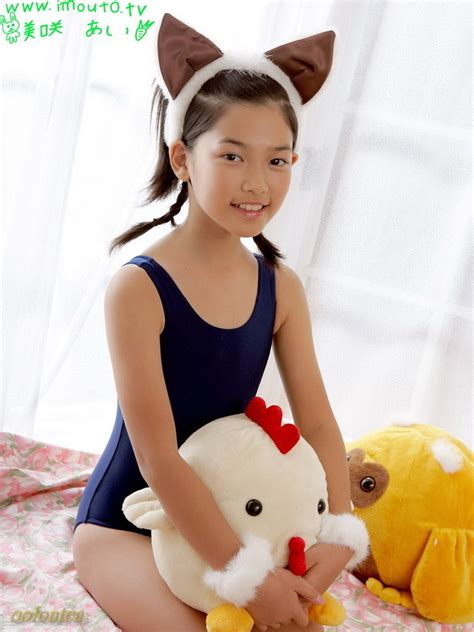 In japan, a junior idol (ジュニアアイドルjunia aidoru) , alternatively chidol (チャイドルchaidoru) or low teen (ローティーンrōtīn) , is primarily defined as a child or early teenager pursuing a career as a photographic model (this includes both gravure and av ). Anjyu Kouzuki Imouto | Holidays OO