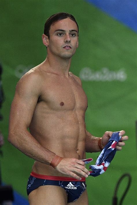 Daley was also a 2012 and 2016 olympic bronze medallist in diving events. EGO - Tom Daley ganha declaração do noivo após conquistar ...