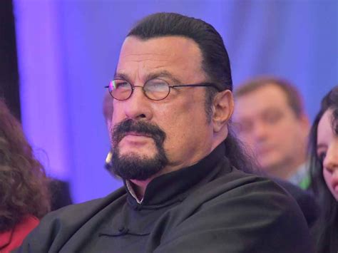 Полное имя — стивен фредерик сигал (steven frederic seagal). Путин поблагодарил Сигала за вклад в спасение байкальского ...