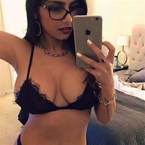 Mia khalifa tik tok is a full hd video. Mia Khalifa : TikTok Star - ODESEO MEDIA