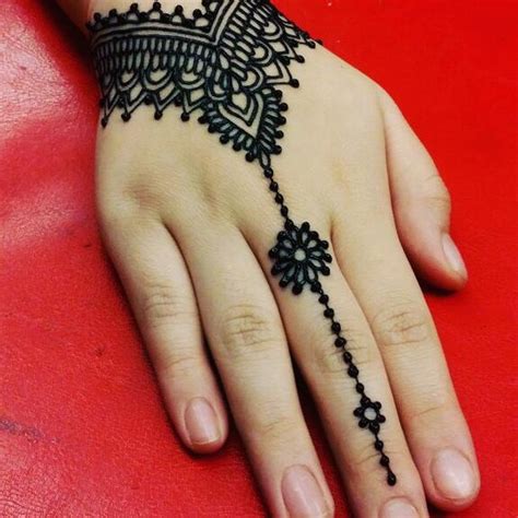 300+ easy henna designs for beginners on hands (2021) simple mehandi art for kids. 12 Corak Lukisan Inai Bertemakan Syawal Dari 6 Pelukis ...