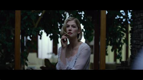 Rosamund mary ellen pike is an english actress who began her acting career by appearing in stage productions such as romeo and juliet and skylight. Rosamund Pike in Gone Girl. | Gone girl, Movies, Movie scenes