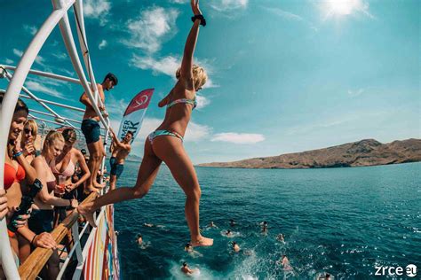 Take advantage of our package deals. Zrce Beach - Partystrand auf der Insel Pag - Zrce.eu