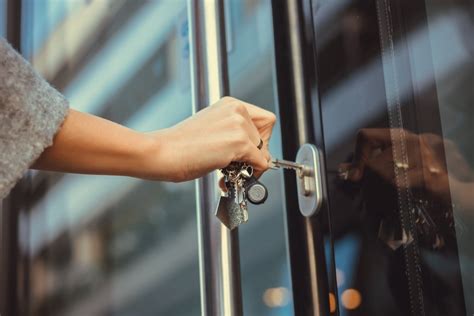 We have our professional locksmith in the area closest to you for auto lockout key retrieval, car key cutting replacement, copy keys, lock changing rekey, key lock repair, tumbler change.flat rate night time locksmith we offer discount locksmith service also for students, seniors, police. 24 7 Locksmith Near Me - Locksmith Around the Corner