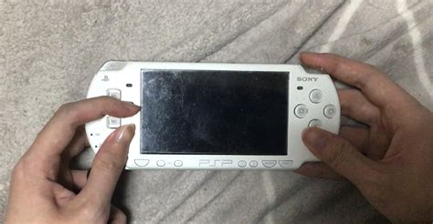 『モンスターハンター ポータブル』（monster hunter freedom）は、2005年にカプコンからplaystation portable(psp)用に発売されたハンティングアクションゲーム。 今にして思うとPSPのあのボタン配置でモンハンやっとったの頭 ...