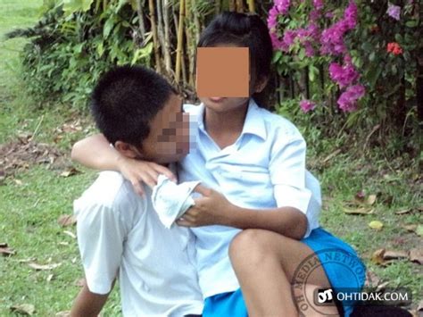 Video viral !!pelajar sekolah ditangkap dalam kawa. Aksi Tidak Senonoh Pelajar Sekolah Menengah Di Malaysia