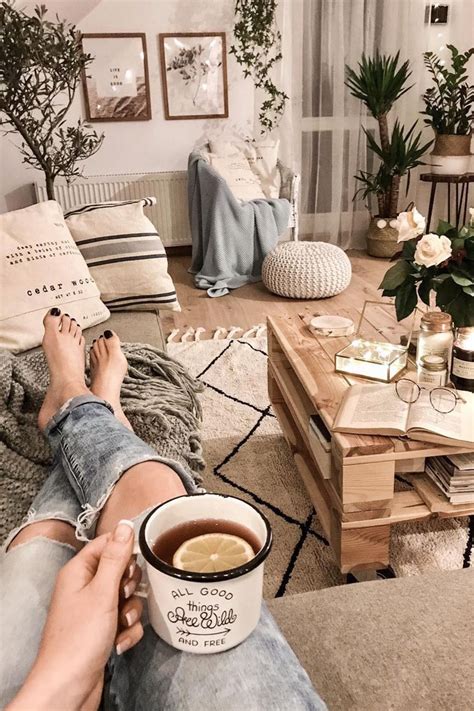 The sheep wool rug, upholstered beige bed, rattan bench, indoor plant, and catchy decor item decorate the room in a very mesmerizing way. 4+1 bohemian bedroom designs | Elcune in 2020 | Bohemian ...