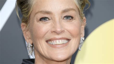 Photoscougars50 60 ans nues / haiti connexion culture: VIDEO Sharon Stone fête ses 60 ans : son évolu­tion ...