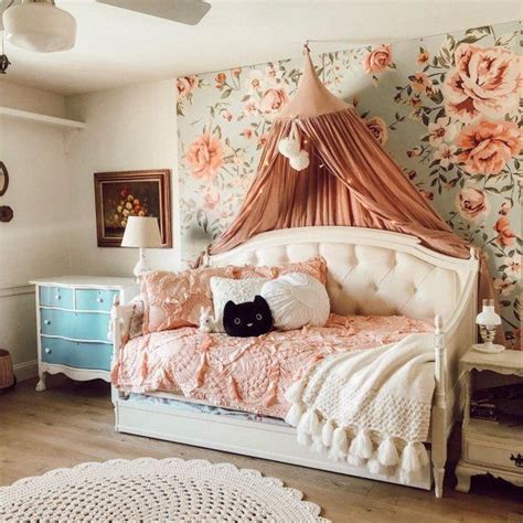 Doesn't look like your typical daybed. Blythe Daybed in 2020 | Kids daybed, Pottery barn kids ...