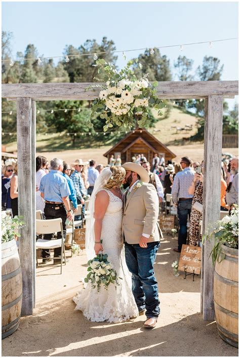 We both have our separate photography business, candice with candice van moolenbroek photography (went all out on picking a business name there. Fox Creek Ranch Wedding (With images) | Country wedding photos