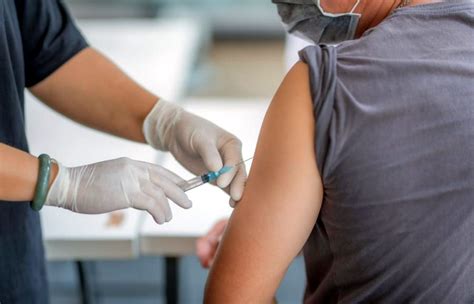 May 19, 2021 · lô vắc xin này nằm trong số 4,1 triệu liều vắc xin được cam kết hỗ trợ miễn phí cho việt nam của cơ chế covax. Việt Nam lần đầu tiên có tour đi Mỹ tiêm vắc-xin - VietNamNet