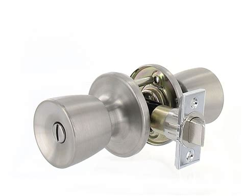 Bedroom and bathroom doors often use this type of lock. How To Lock A Bedroom Door Without A Lock | Homswet