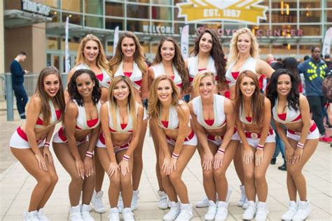 Hitta perfekta houston rockets cheerleader bilder och redaktionellt nyhetsbildmaterial hos getty images. How To Audition For The 2017 NBA Houston Rockets Power ...