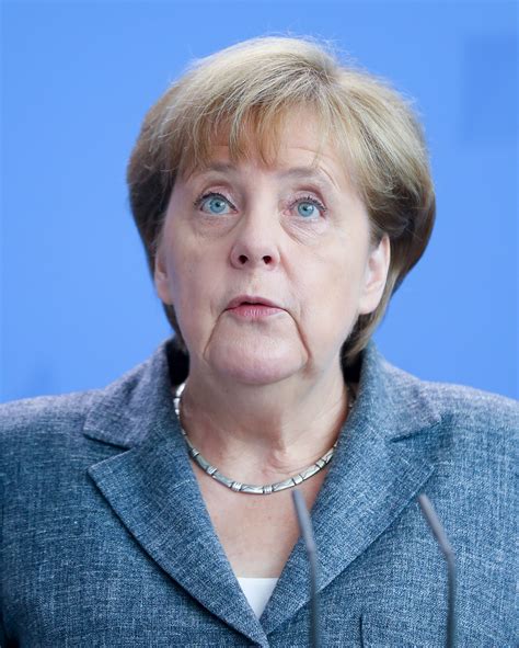 Biography of german politician angela merkel, who in 2005 became the first female chancellor of germany. Angela Merkel é eleita para quarto mandato como chanceler ...