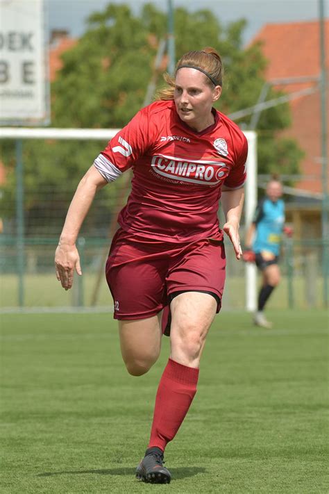 Zulte waregem plays in the belgian first division a. Anne-Lore Scherrens (Zulte Waregem) neemt het op tegen ...